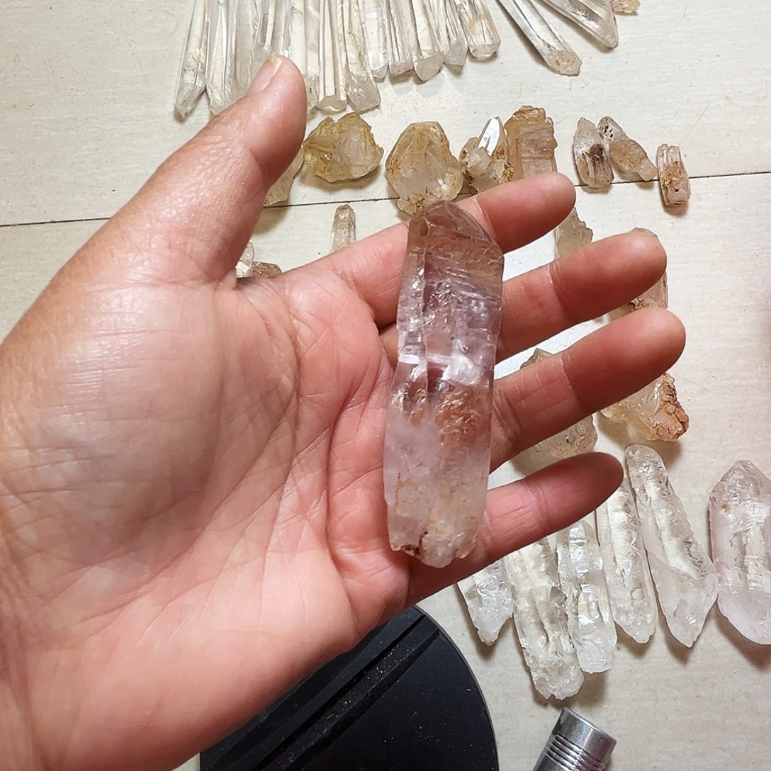 、***鑫珠宝半成品水晶未镶嵌