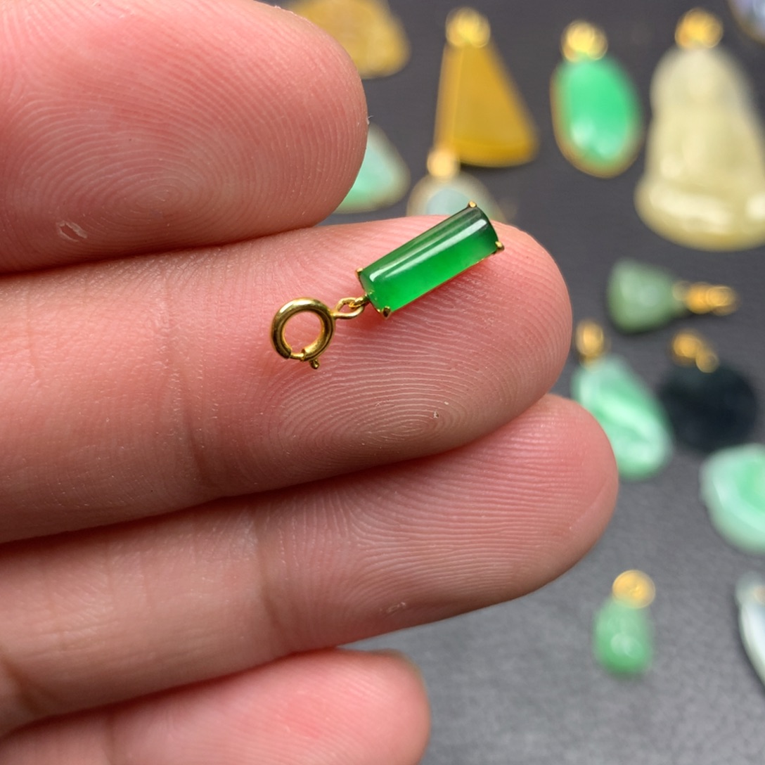 【闪购商品】颈饰18K金镶嵌翡翠翡翠