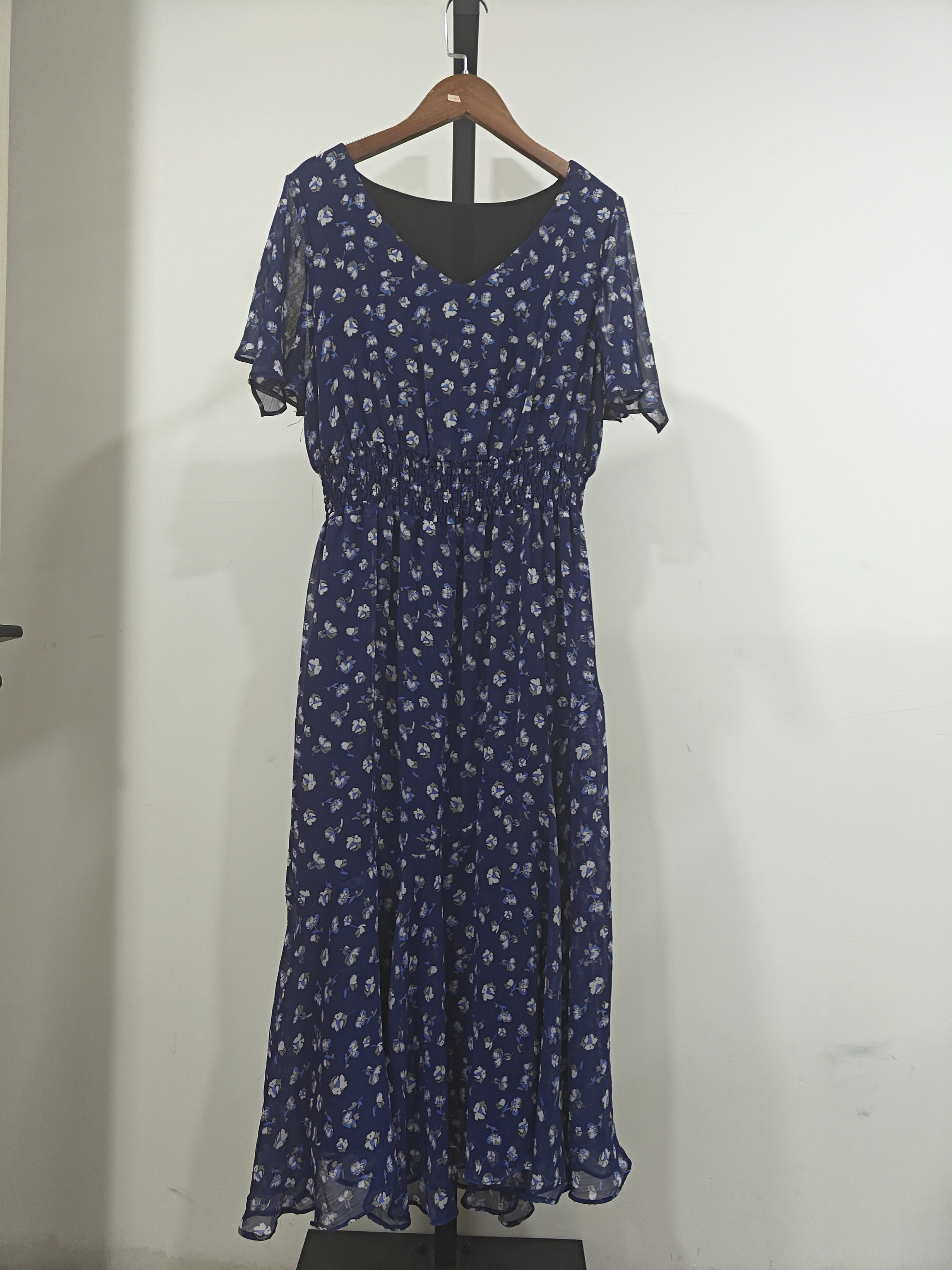 010收腰大摆连衣裙 默认微瑕无运费险