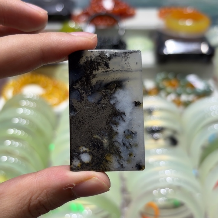 未镶嵌岫玉手镯天然