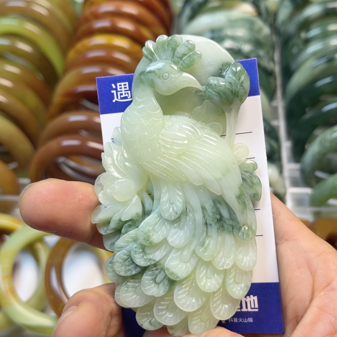 透闪石-蛇纹石玉手镯未镶嵌