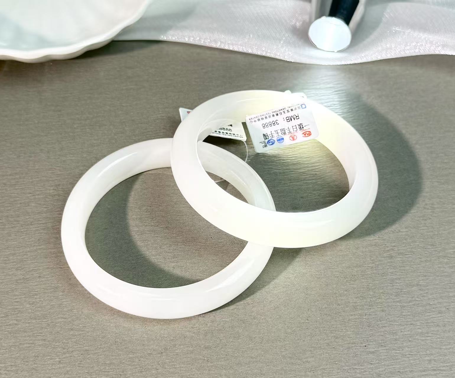 天然和田玉一级白羊脂玉手镯（多样性发其一）