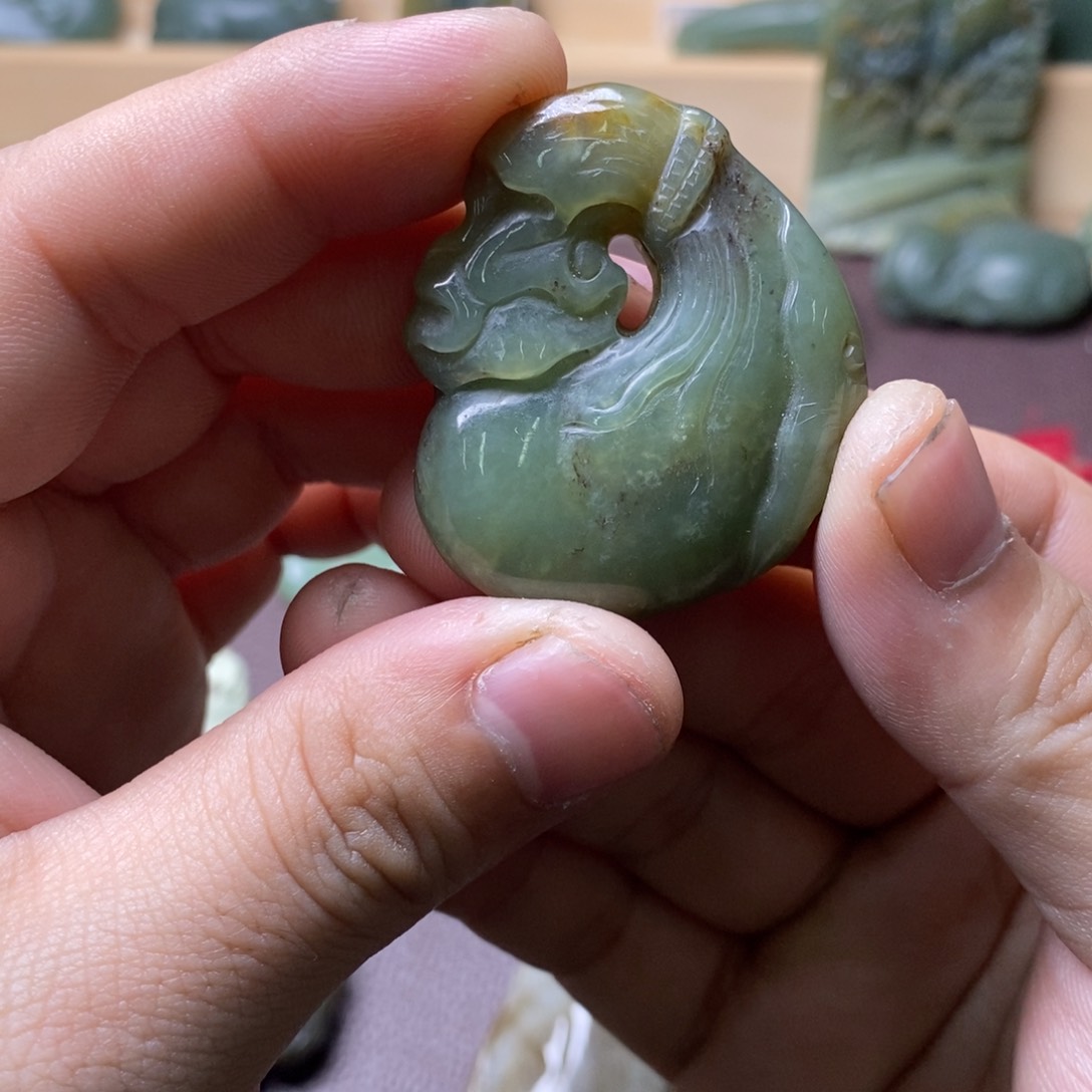 岫岩河磨玉（透闪石质玉）挂件未镶嵌