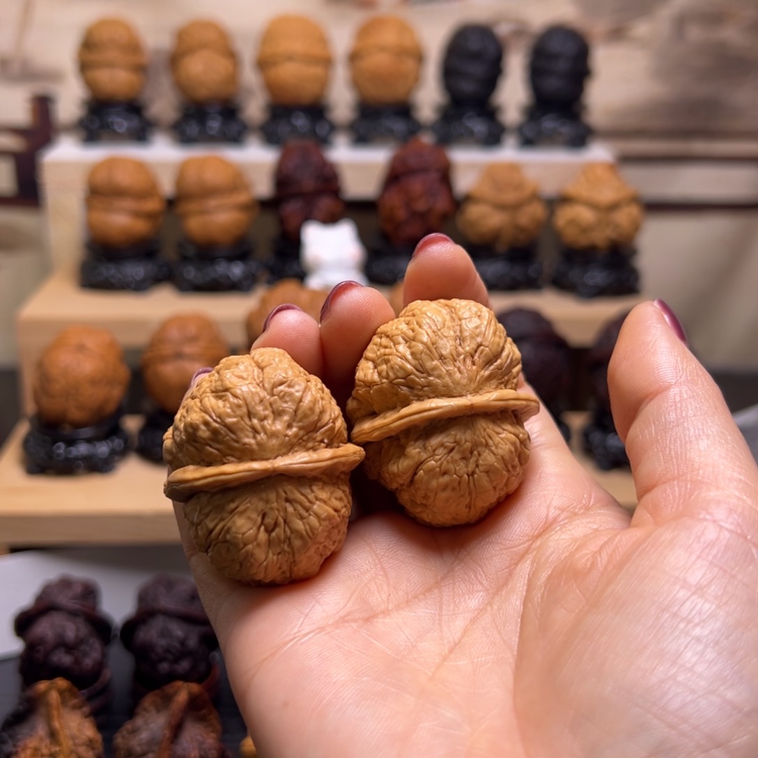 文玩核桃把件天顶蟾40H