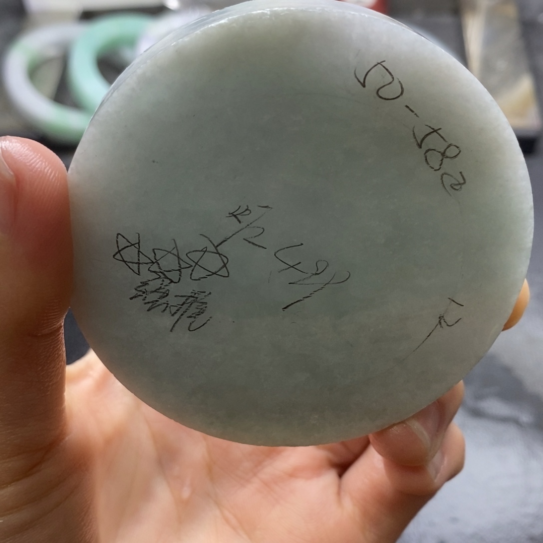 定制翡翠未镶嵌翡翠手镯