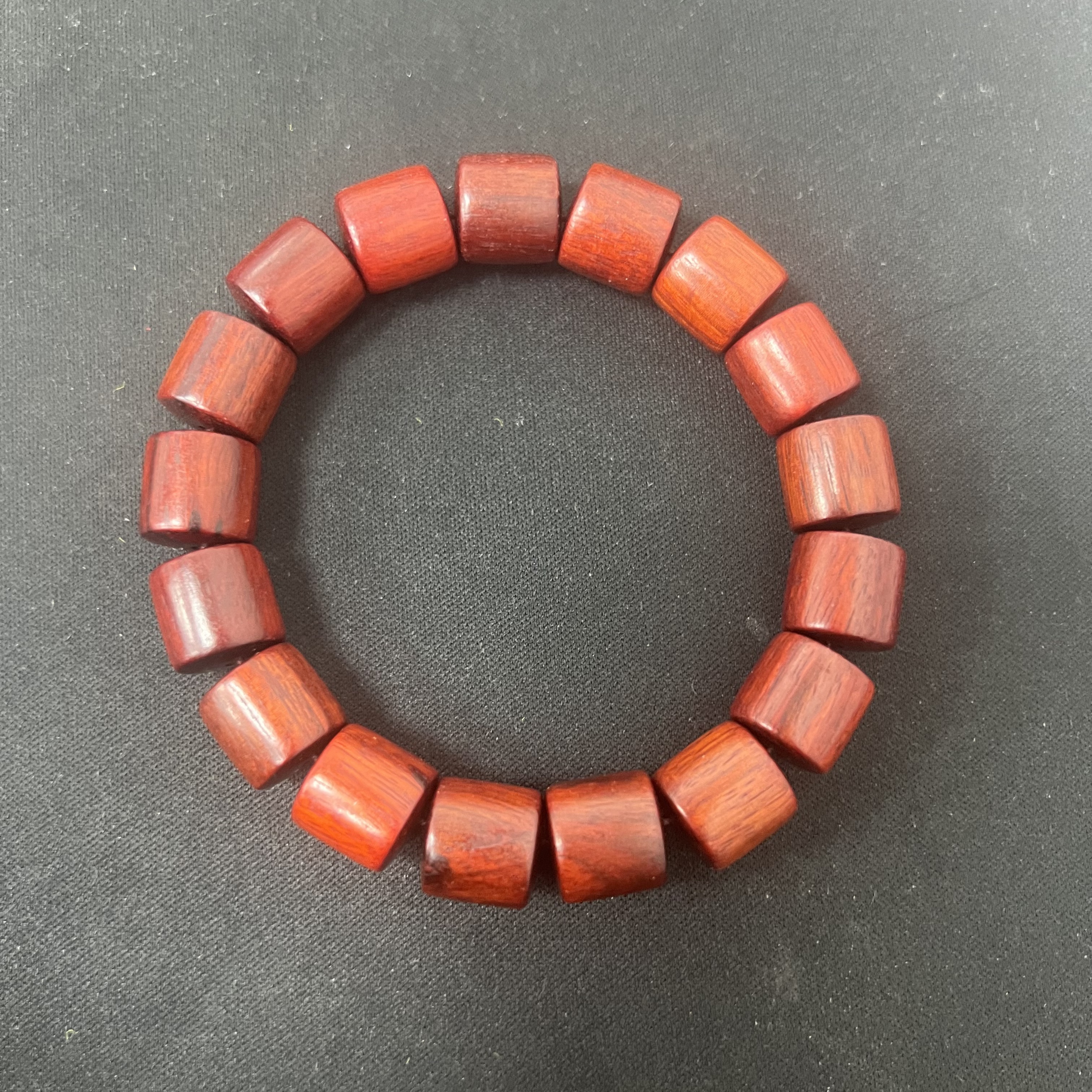 XY114小叶紫檀精品手串《无礼盒》