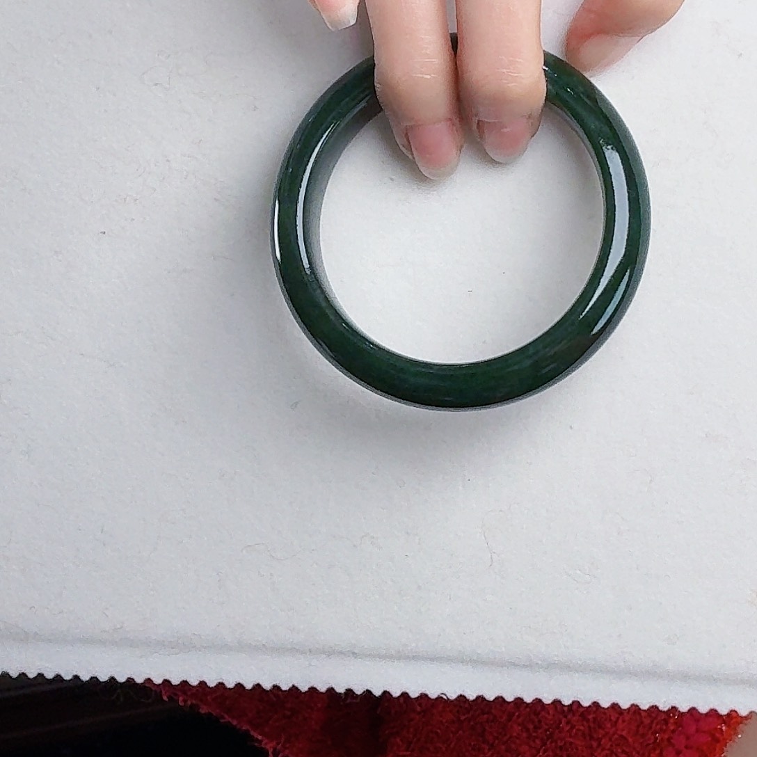 和田玉（碧玉）手镯未镶嵌