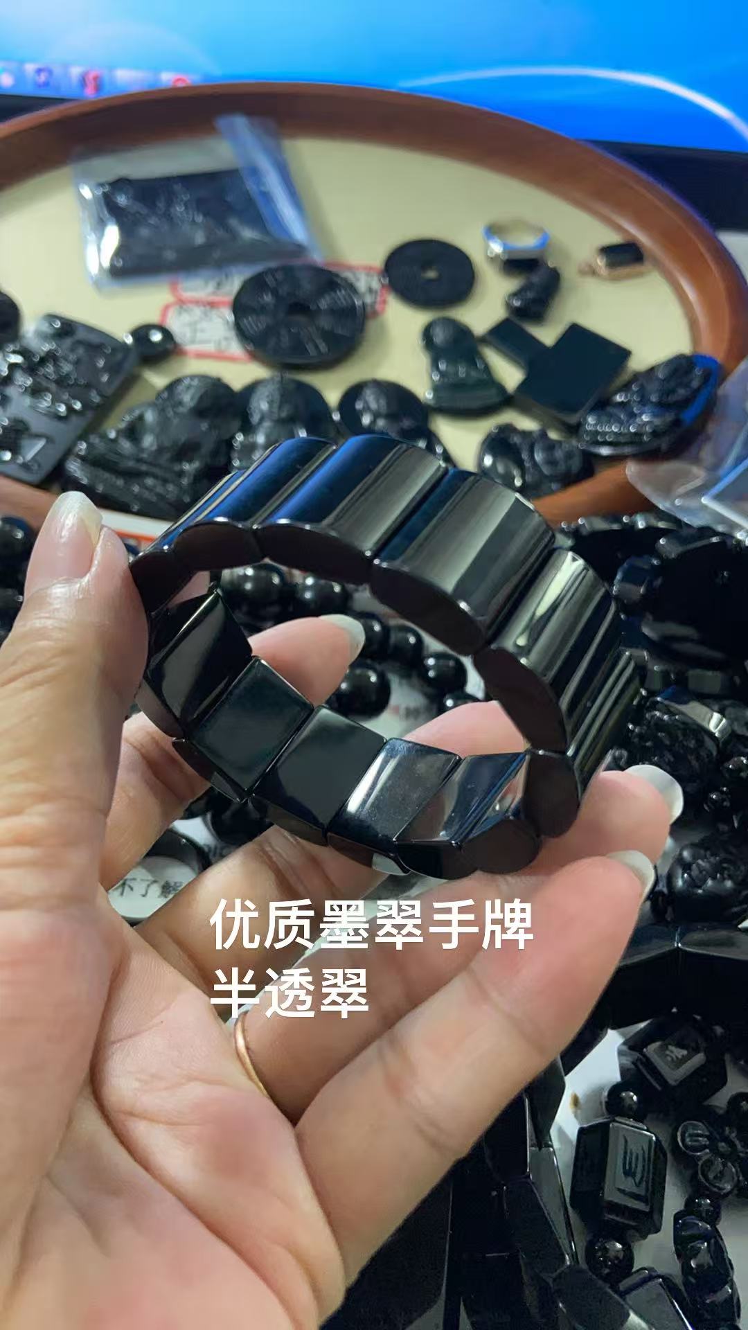 厂家天然缅甸A货翡翠墨翠光面手牌精选货头黑又半透亮优质男士