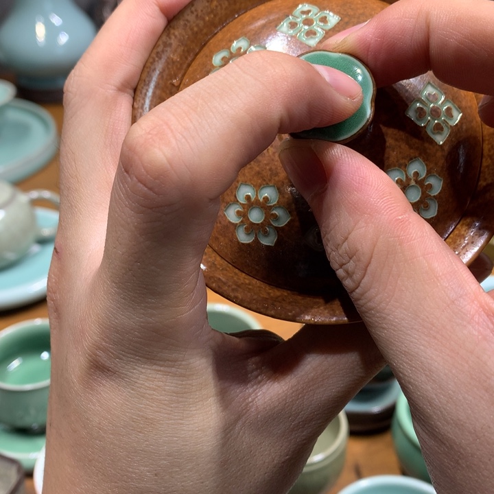 一***烟龙泉青瓷手工制作