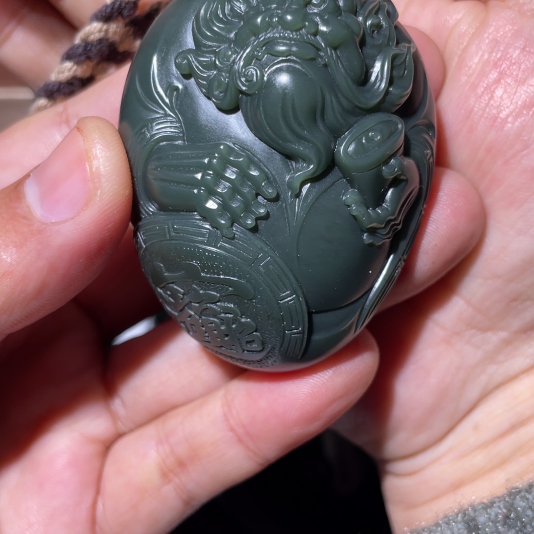 和田玉颈饰未镶嵌岁**香