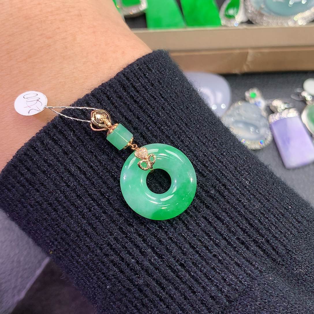 翡翠18K金镶嵌吊坠(赠链)