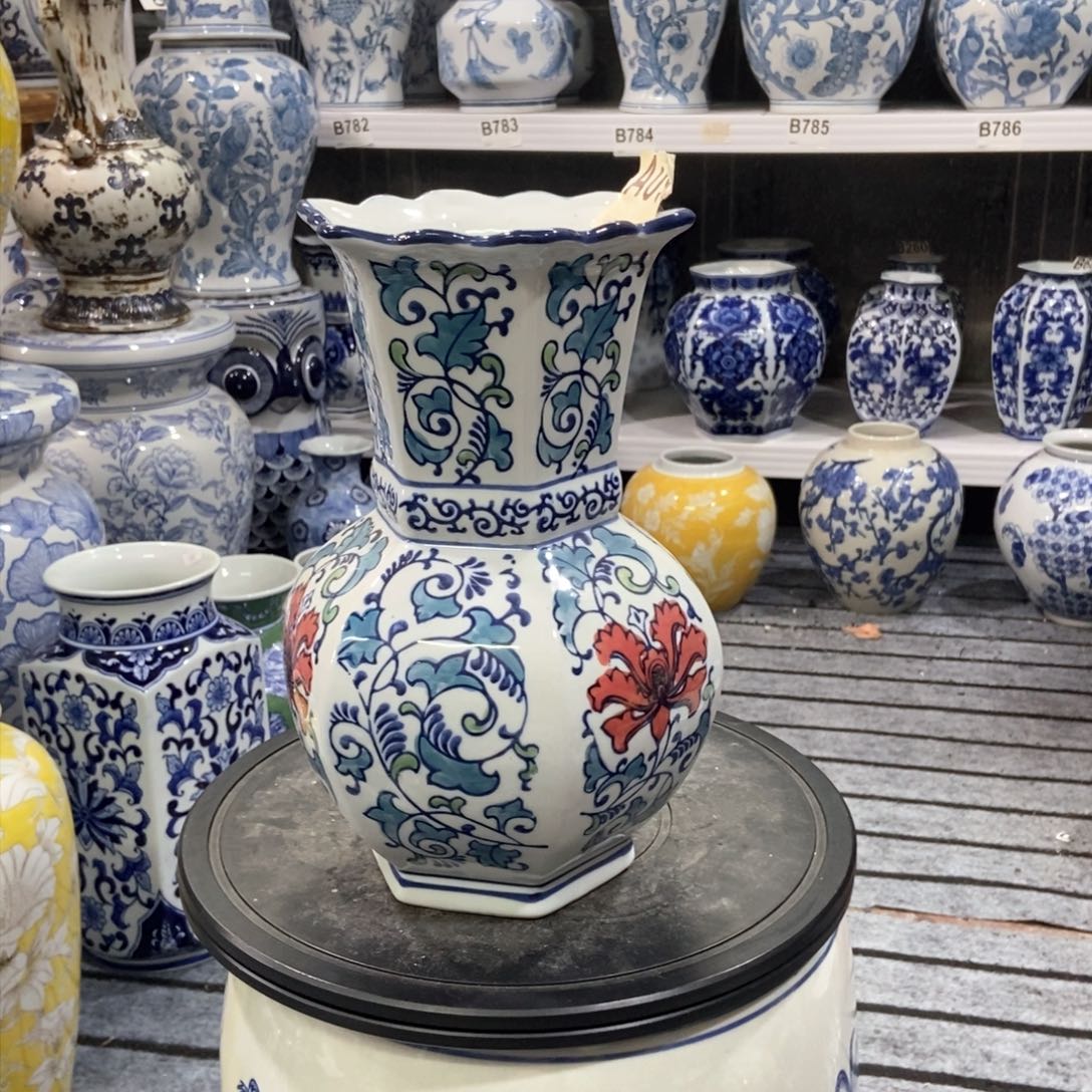 摆件花瓶手绘釉下彩