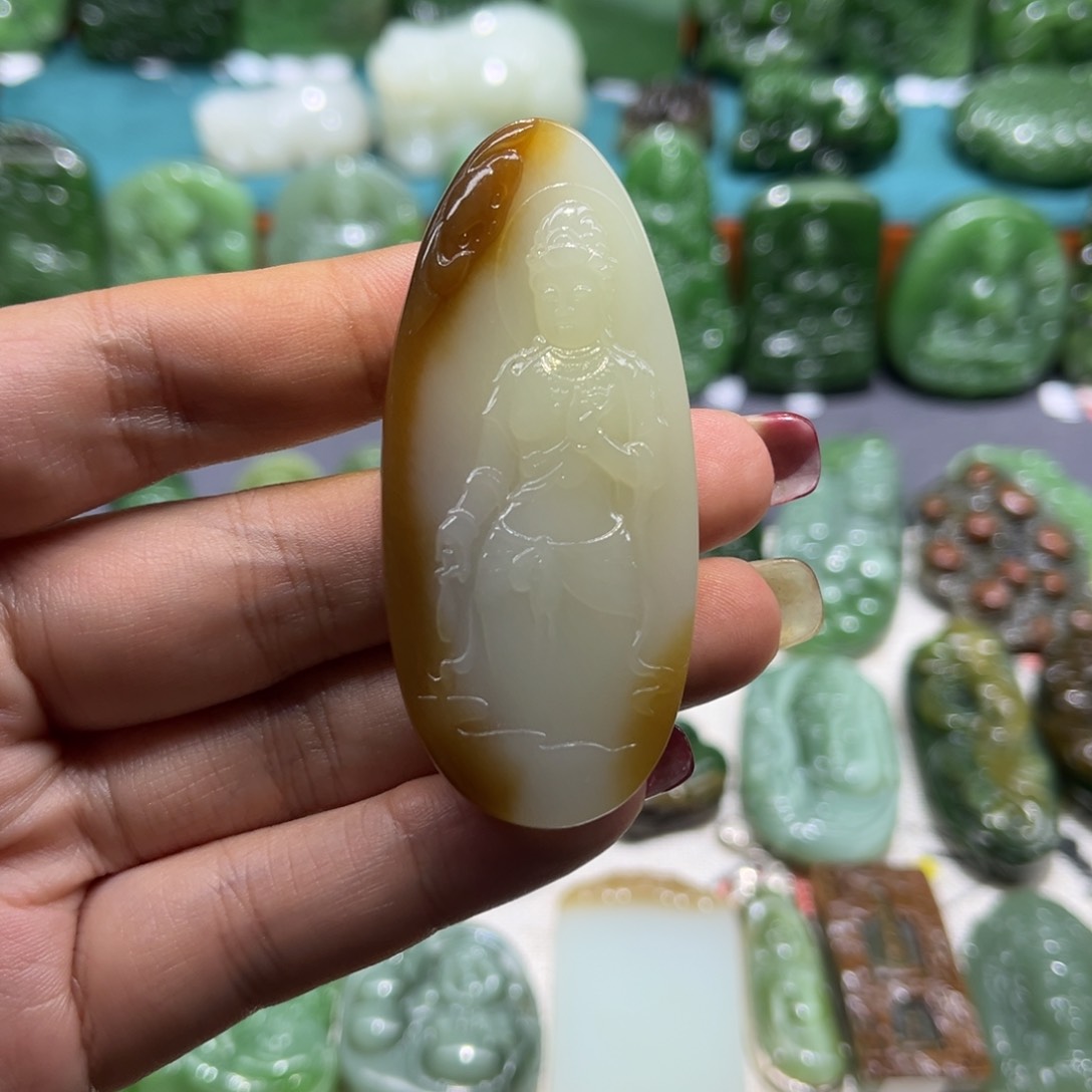 和田玉颈饰未镶嵌