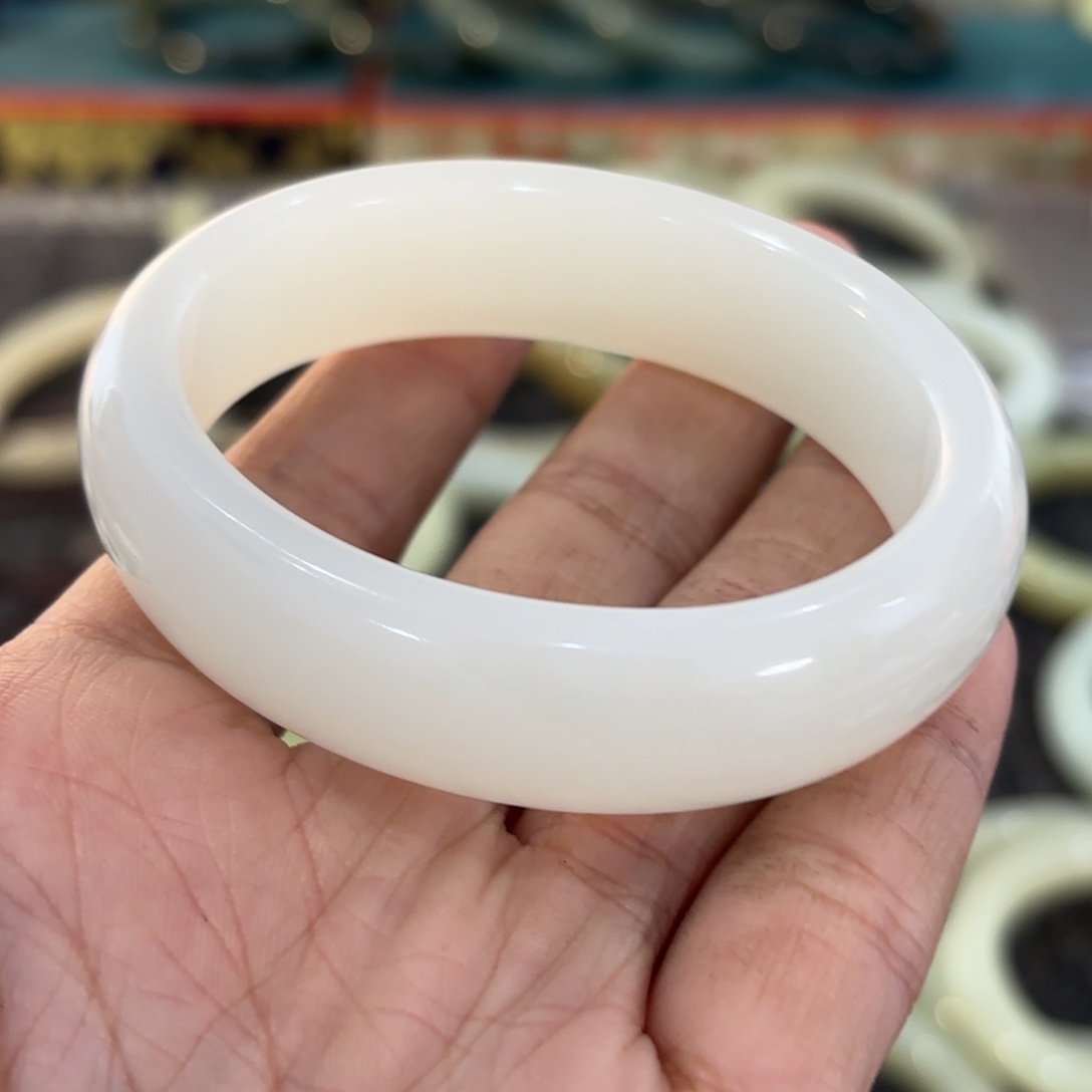 锦***璐和田玉（糖玉）未镶嵌手链