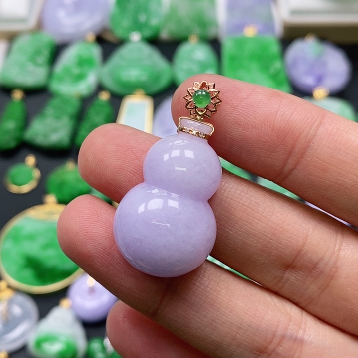 翡翠颈饰未镶嵌吊坠