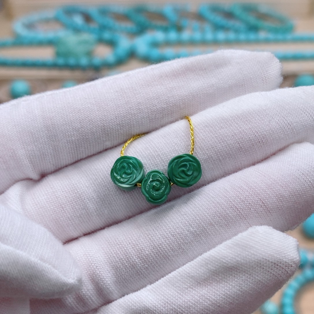 绿松石未镶嵌珠宝奇石