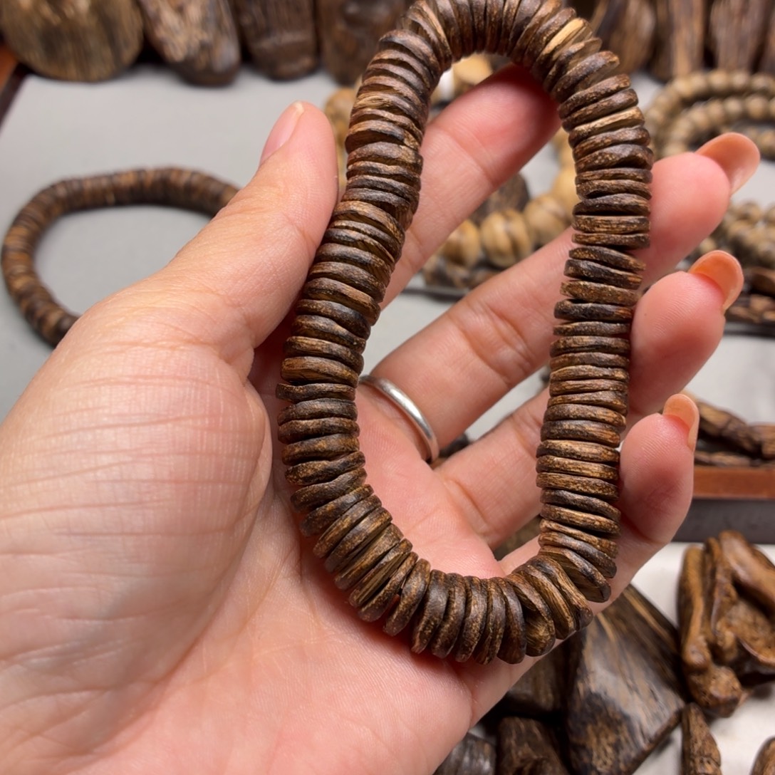 財***頂沉香沉香碎屑达拉干九五沉