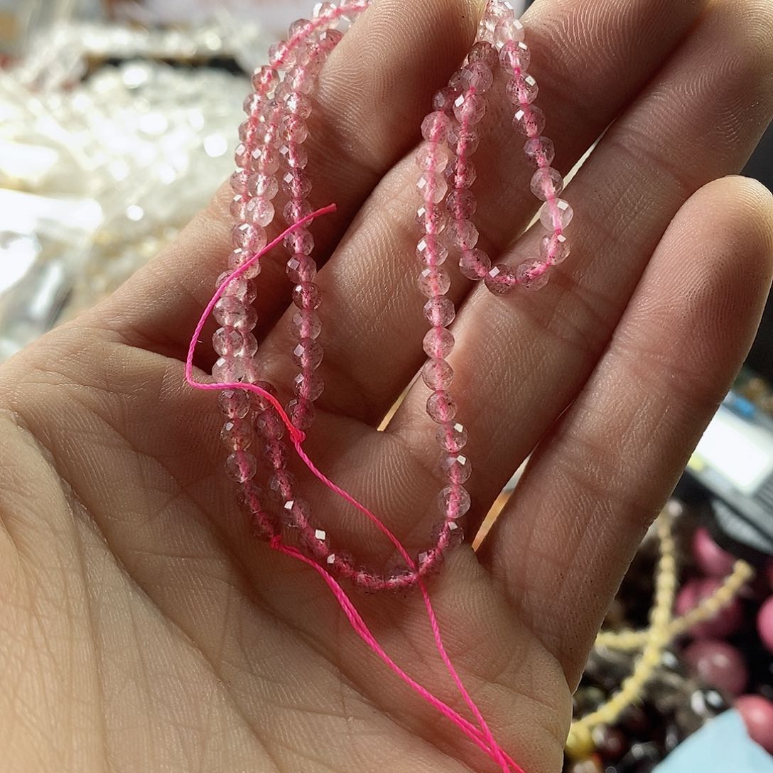 玛瑙/玉髓珠宝半成品未镶嵌一条天然3.4mm草莓晶切面