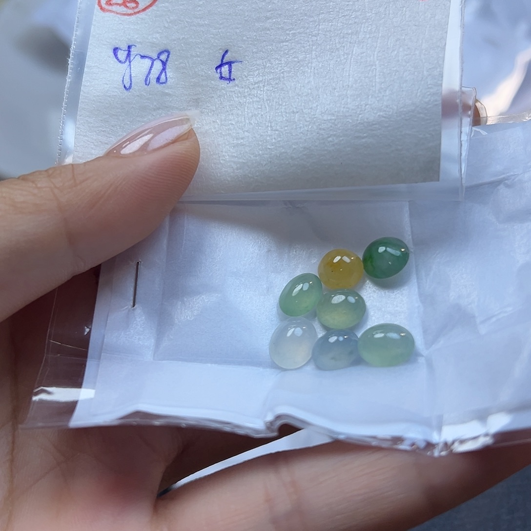 女***巫定制翡翠未镶嵌翡翠