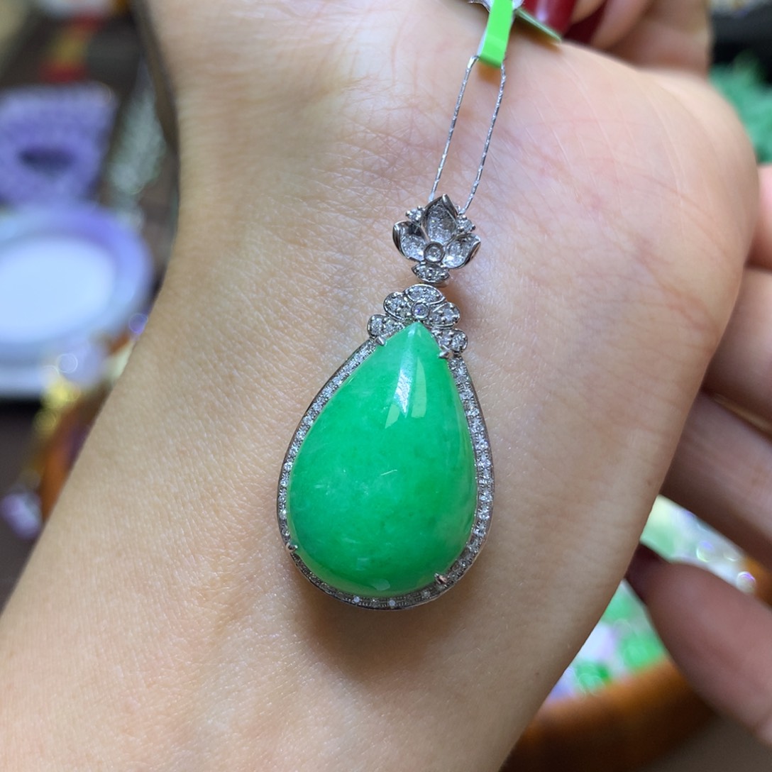 【闪购商品】翡翠颈饰18K金镶嵌翡翠