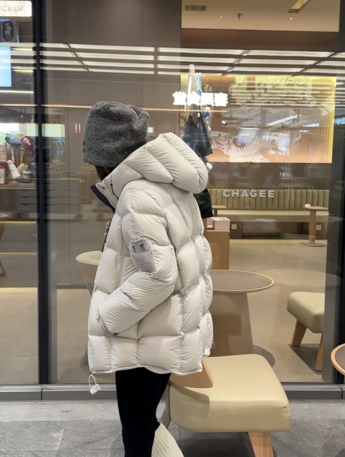 【95鹅绒】顶奢高货2025女士休闲宽松一手长连帽加厚羽绒服801