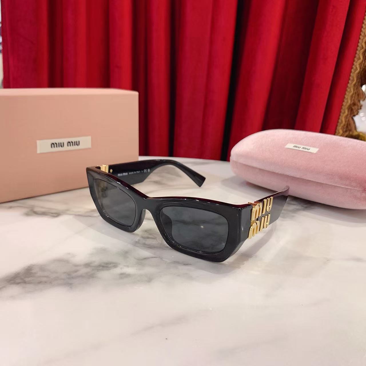 99新 MIU MIU/缪缪 GGS金色logo黑框墨镜21400578