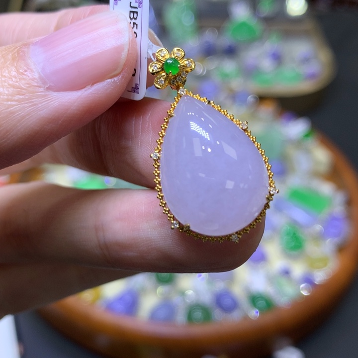 翡翠颈饰18K金镶嵌翡翠吊坠项链