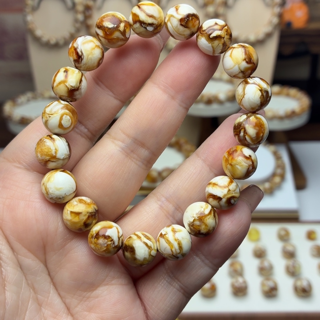 11mm沁色圆珠手串一条