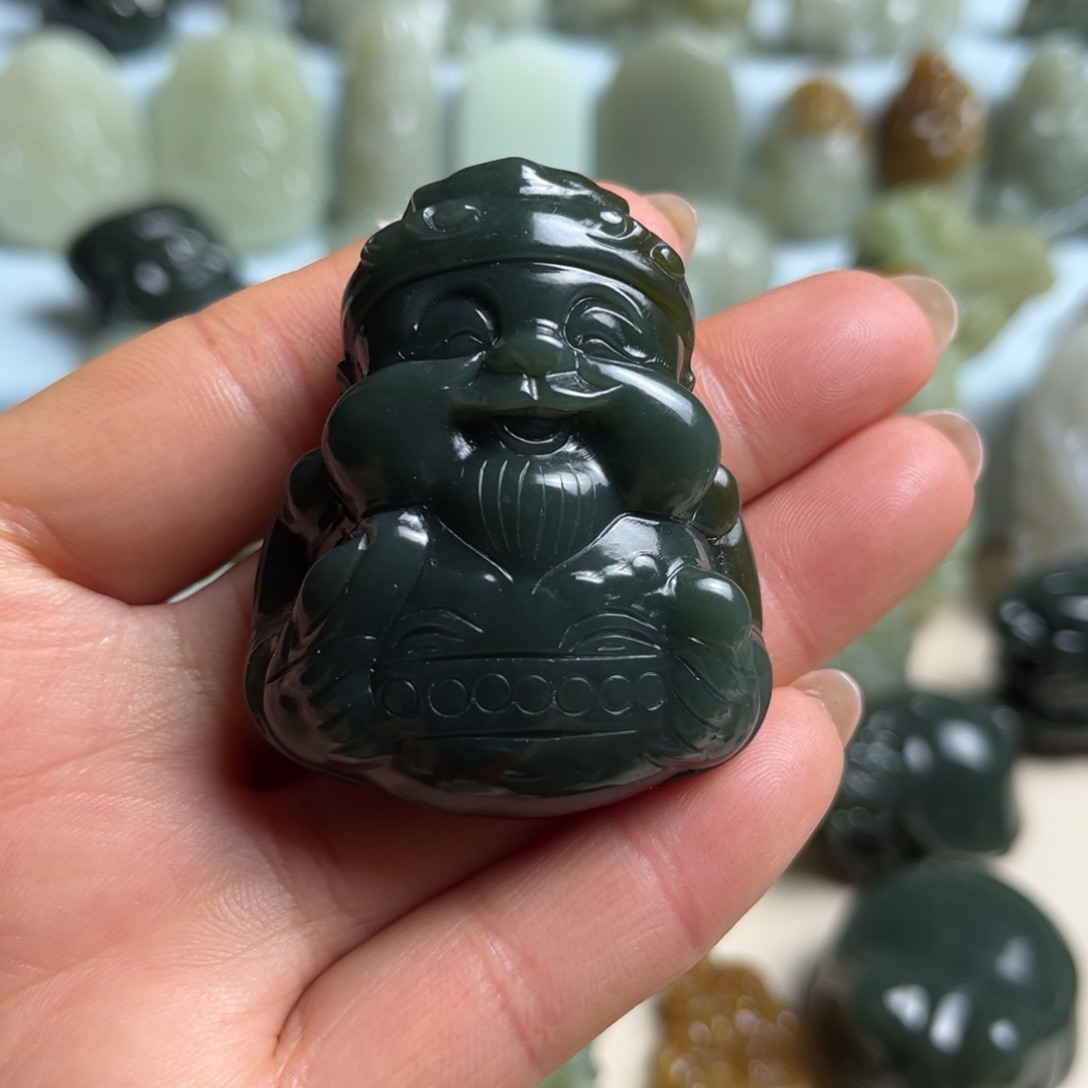 和田玉未镶嵌把件