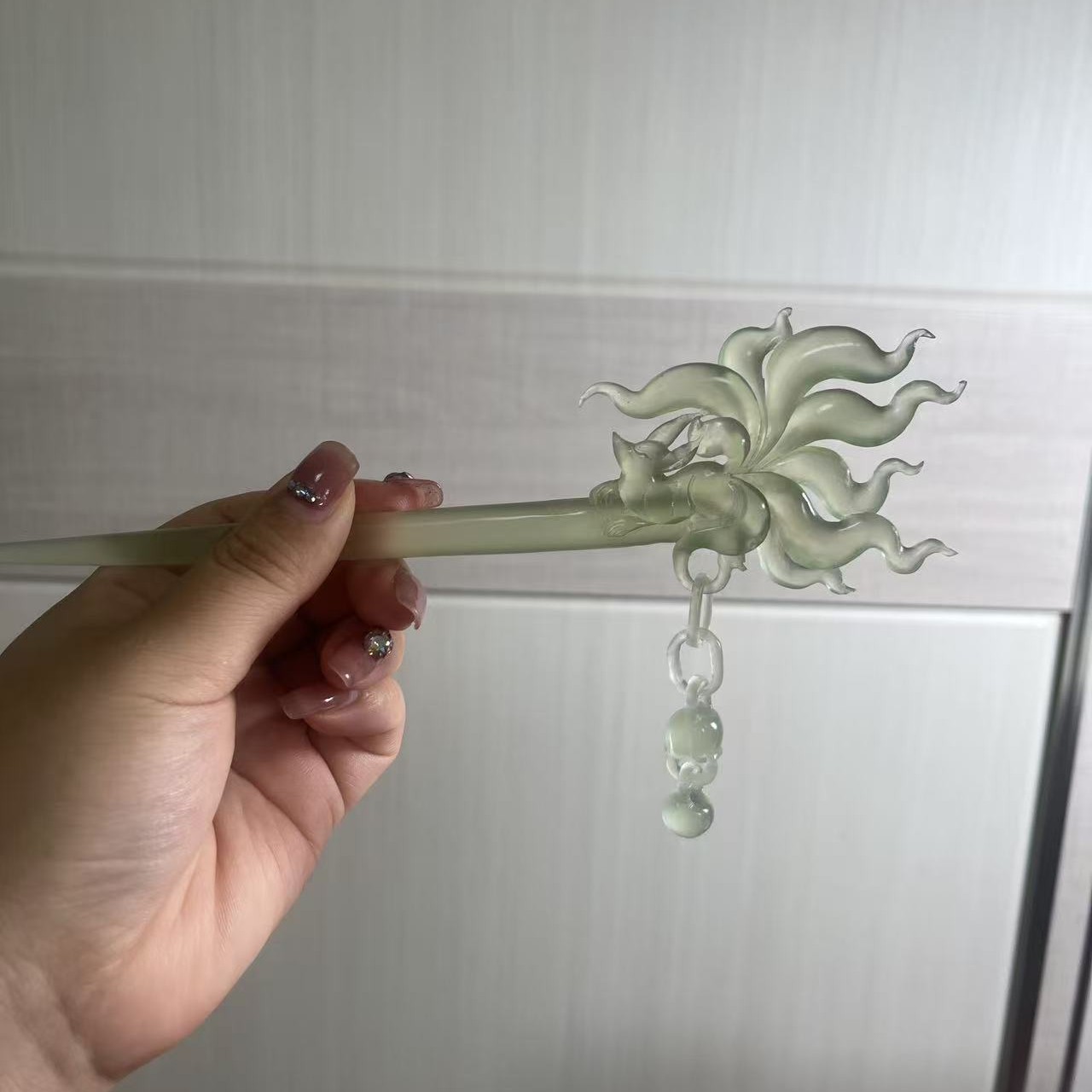 岫玉绿冰九尾狐发簪