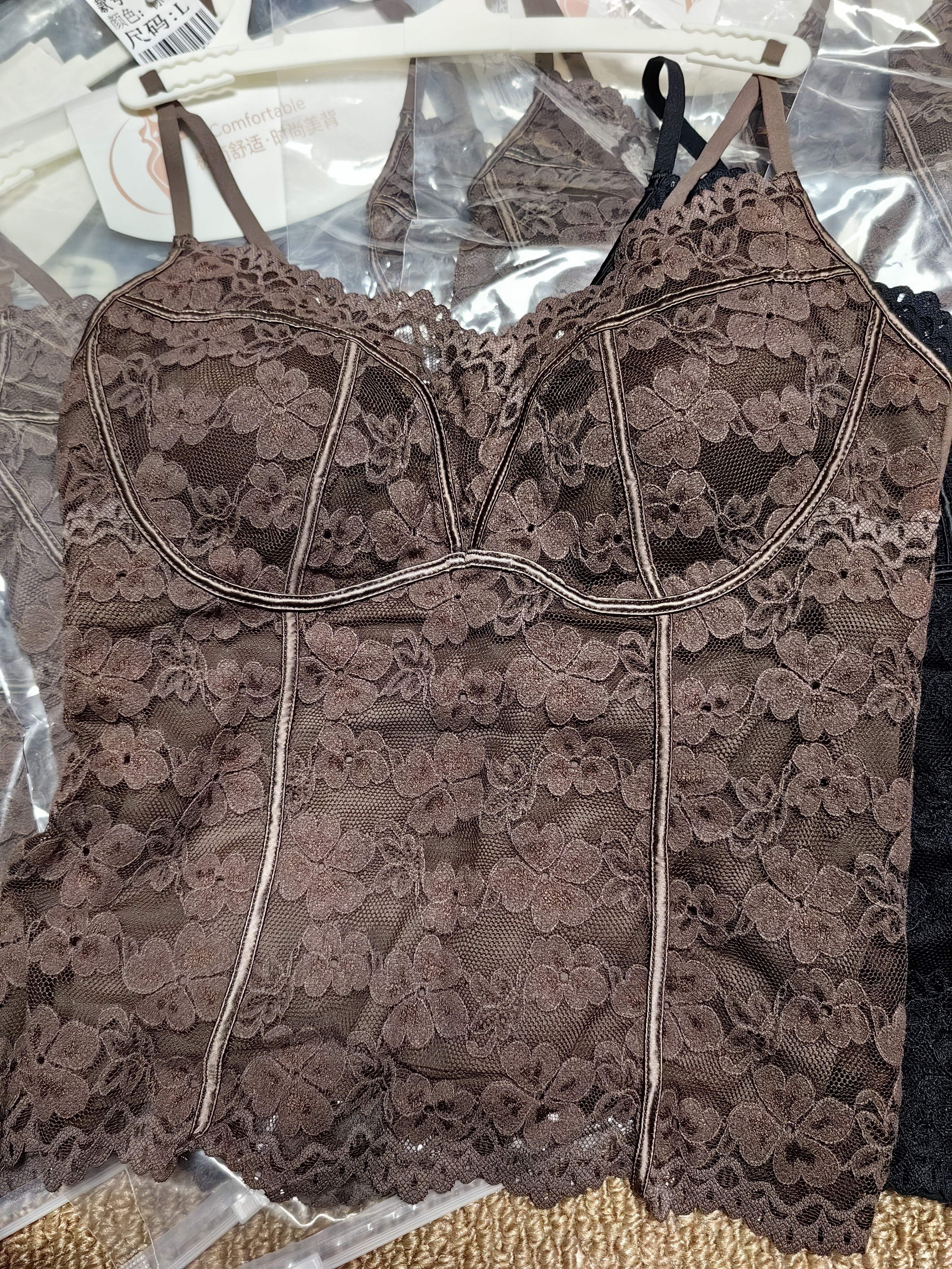 秋季新款带胸垫一体美背蕾丝吊带背心女内搭打底衫