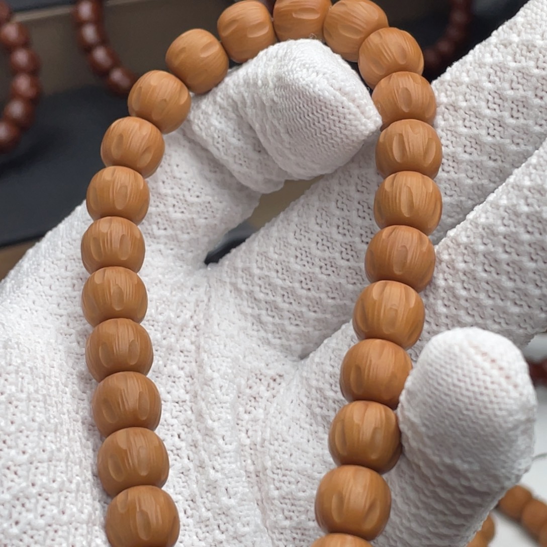 不***霜猴头核桃吊坠瑕疵柏香