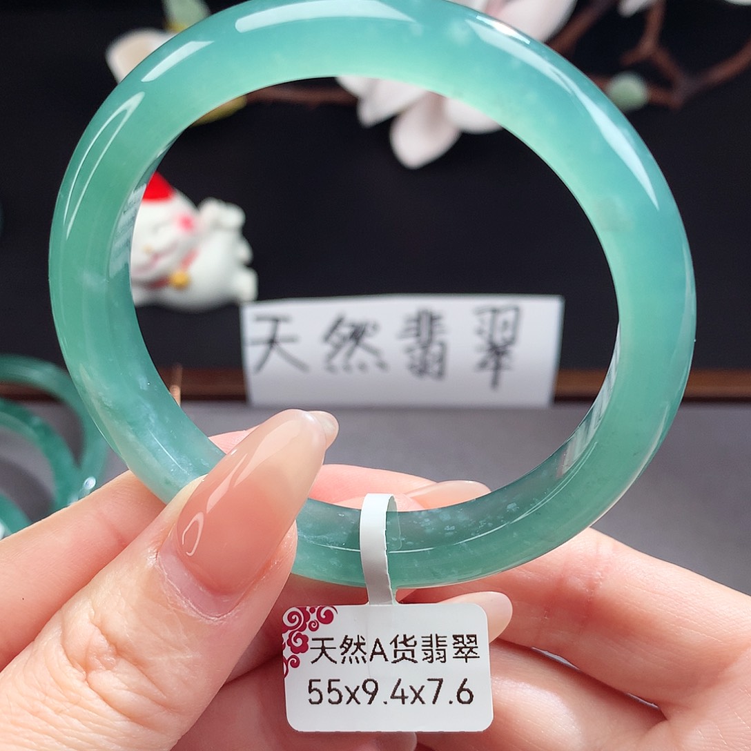 翡翠手镯（圆镯）未镶嵌