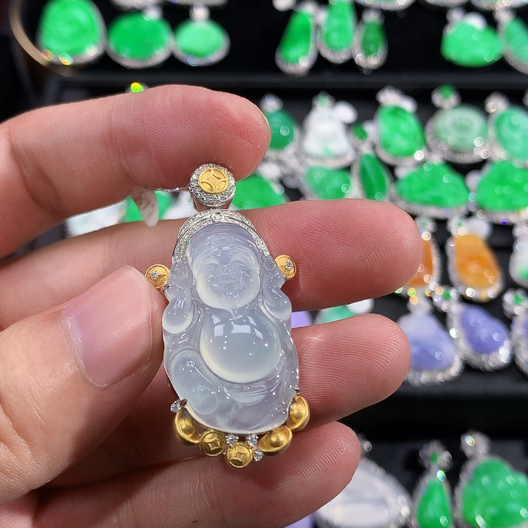 翡翠18K金镶嵌颈饰