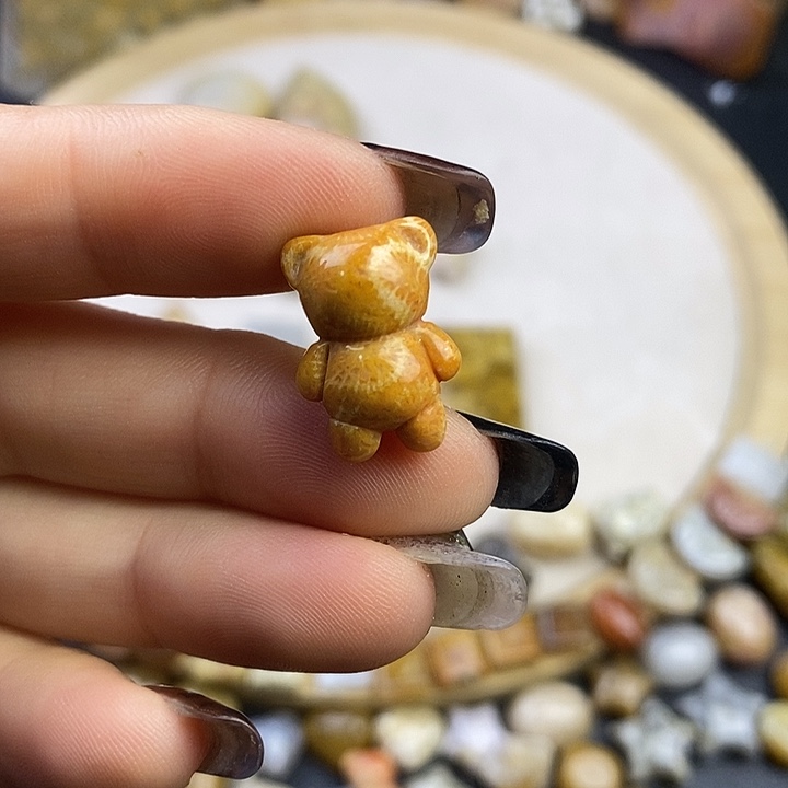 硅化玉未镶嵌颈饰