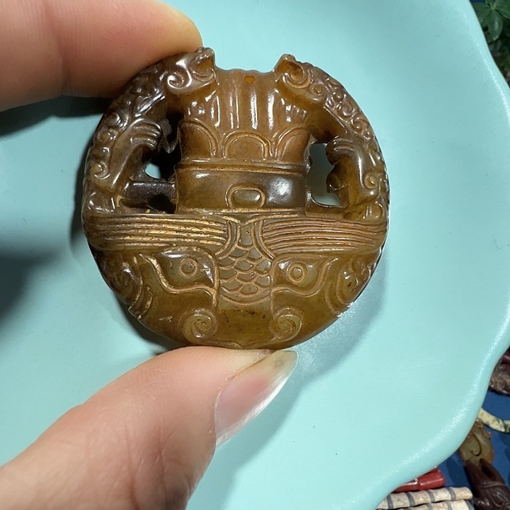 透闪石质玉未镶嵌挂件