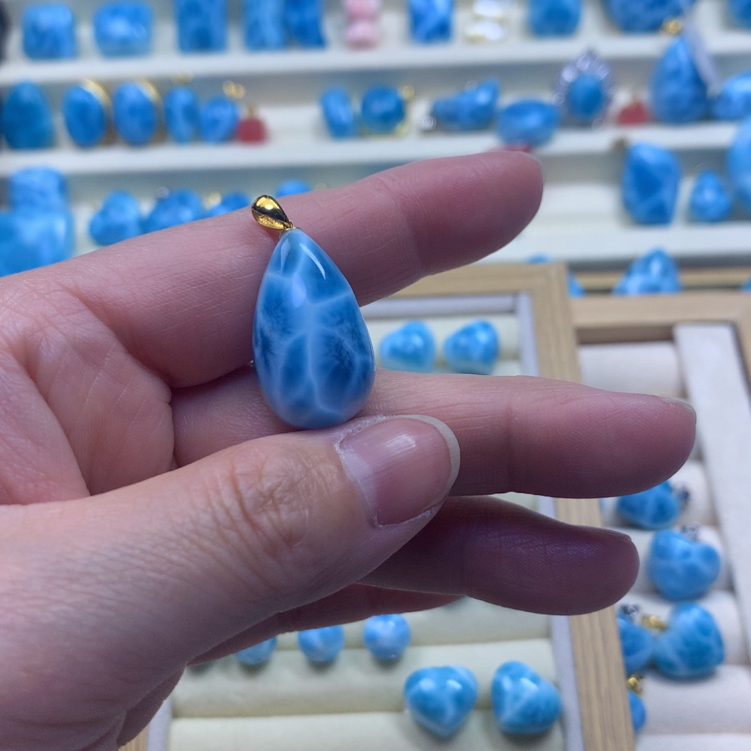 针钠钙石（海纹石）颈饰18K金镶嵌四*