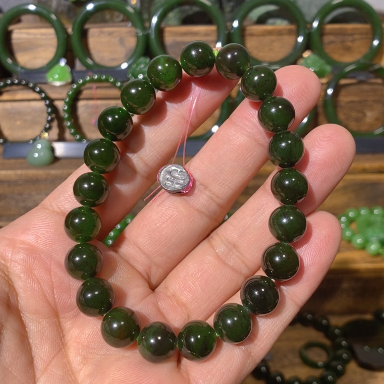 【闪购商品】吊坠(不含链)未镶嵌和田玉巴料聚红皮菠菜绿手串 10