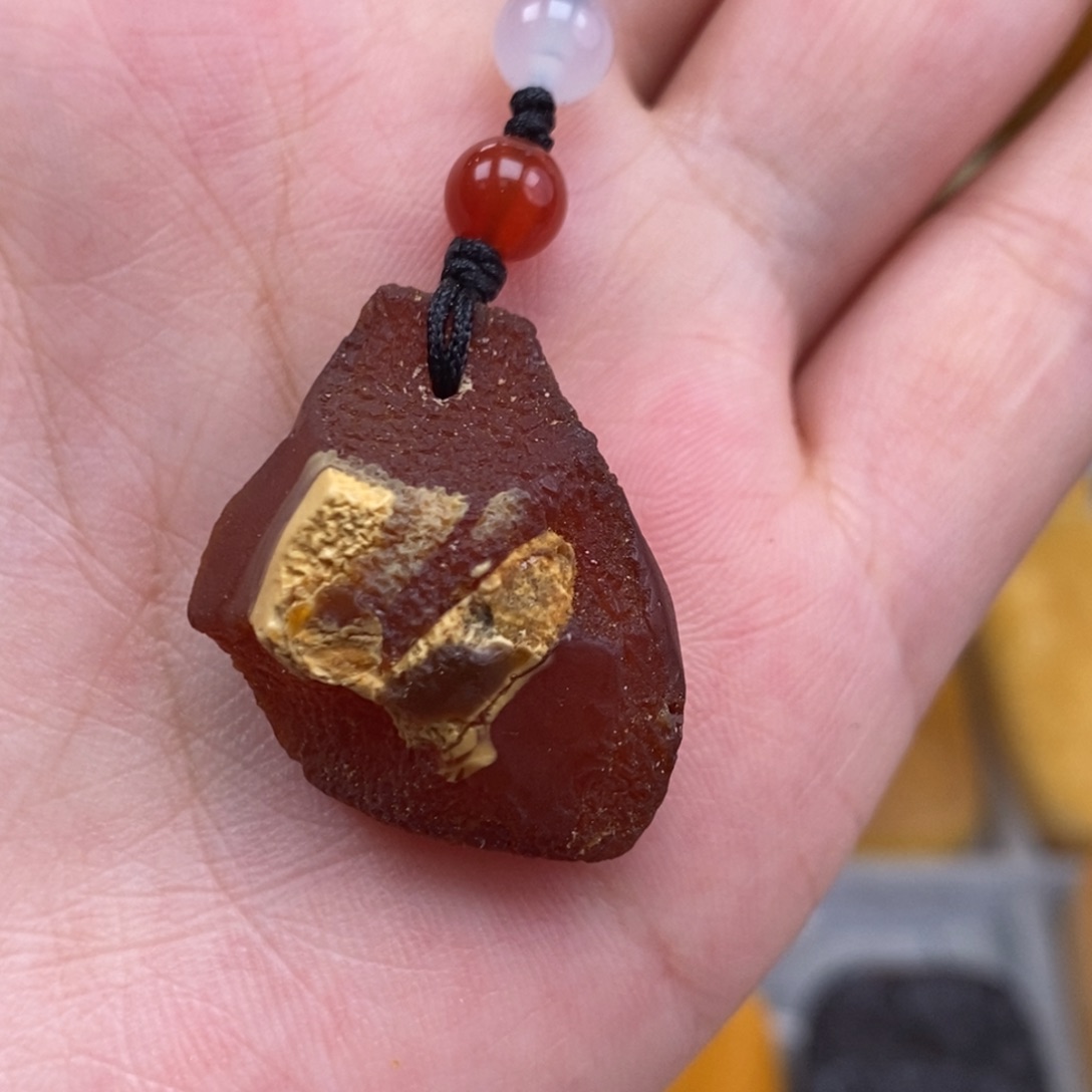 琥珀吊坠(赠链)未镶嵌