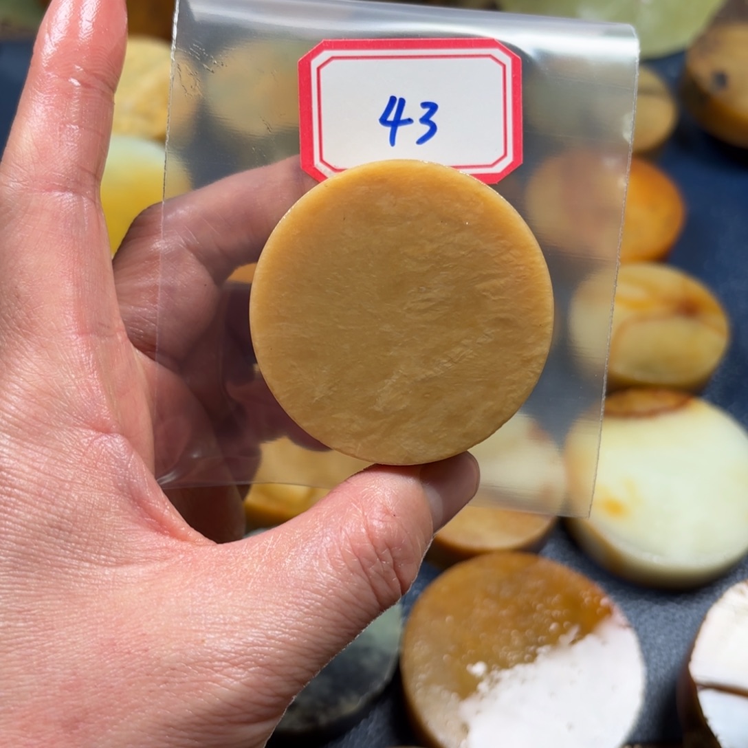 K***o蛇纹石玉未镶嵌珠宝半成品