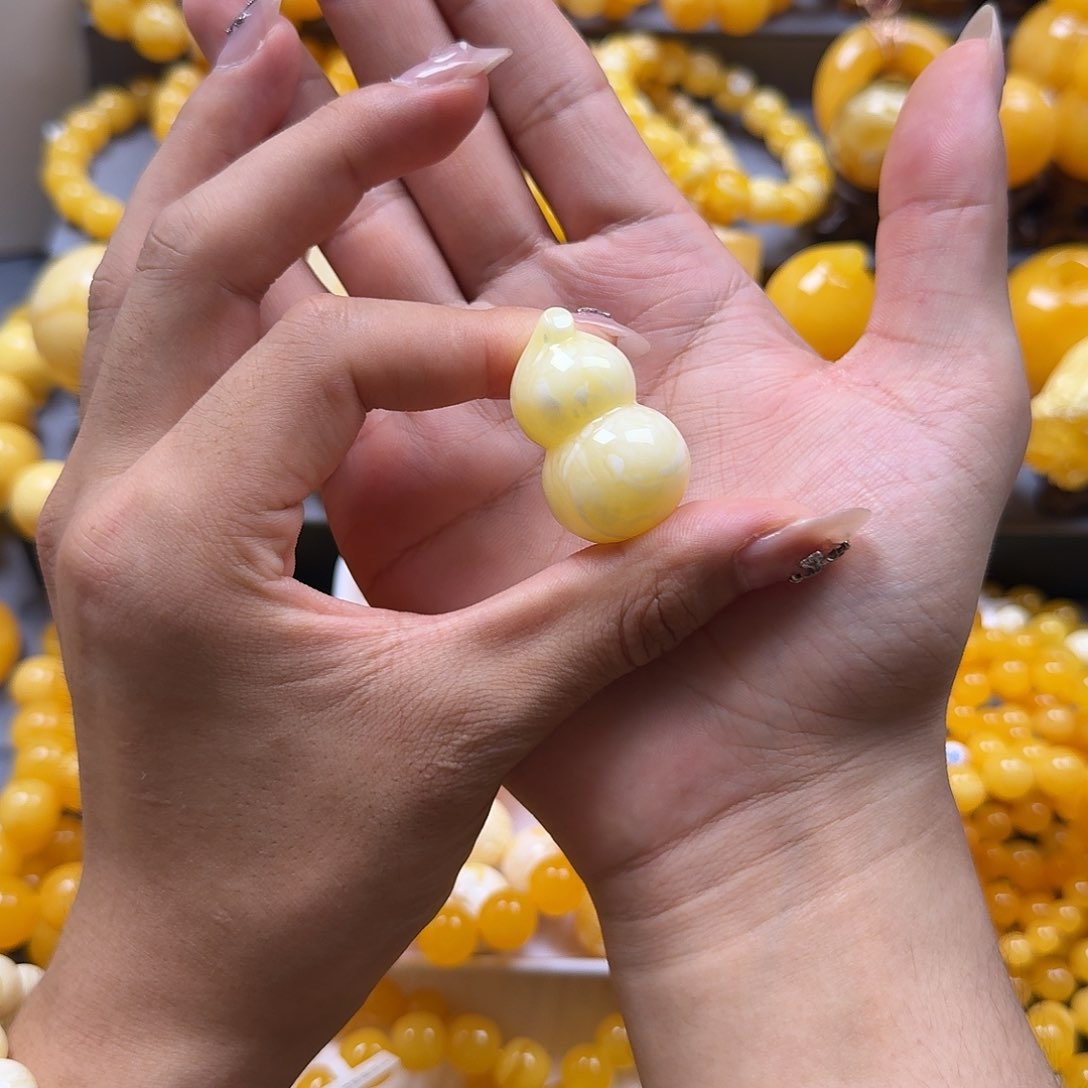 未镶嵌蜜蜡珠宝奇石