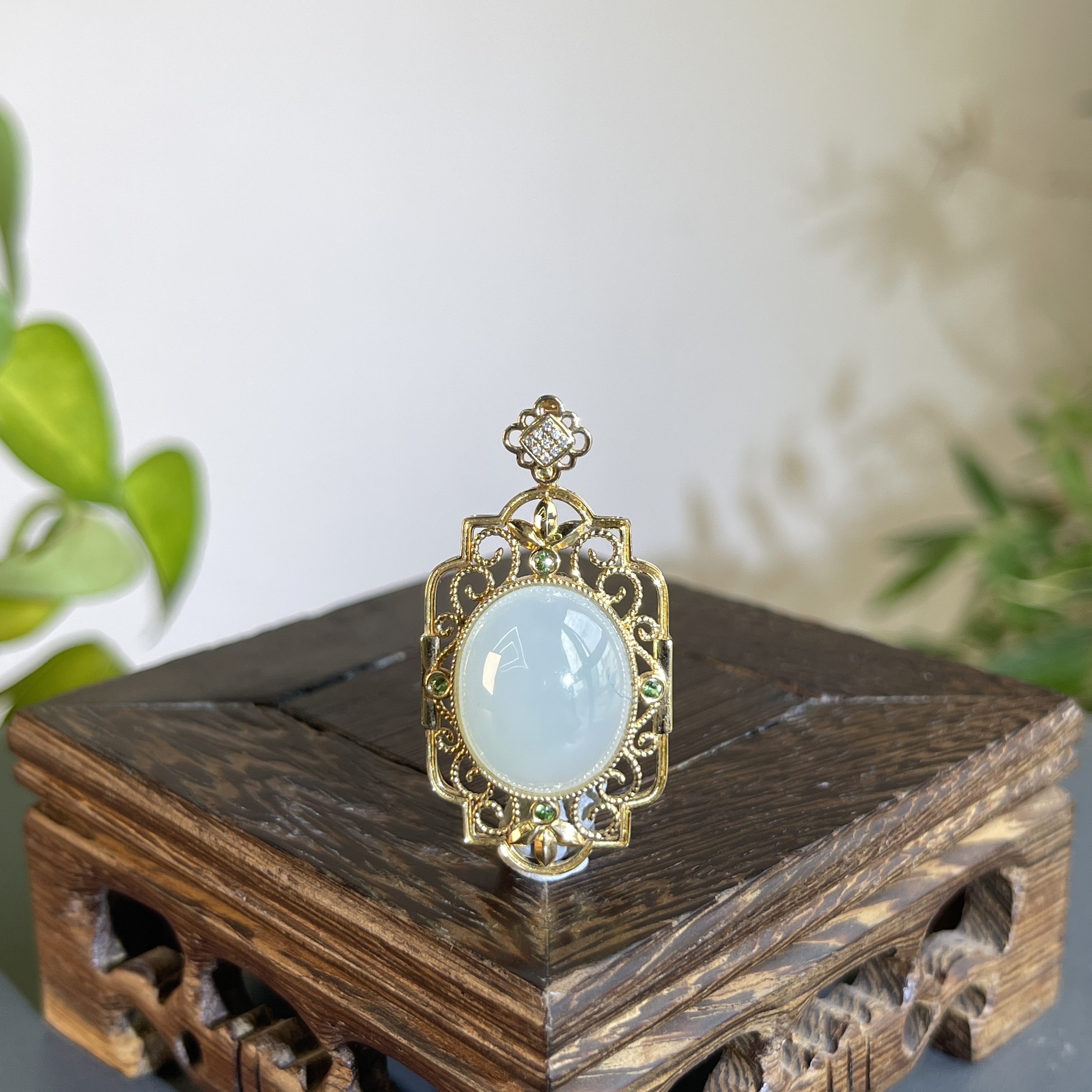 JXW12-154 天然翡翠缅甸A货 18K含钻镶嵌吊坠