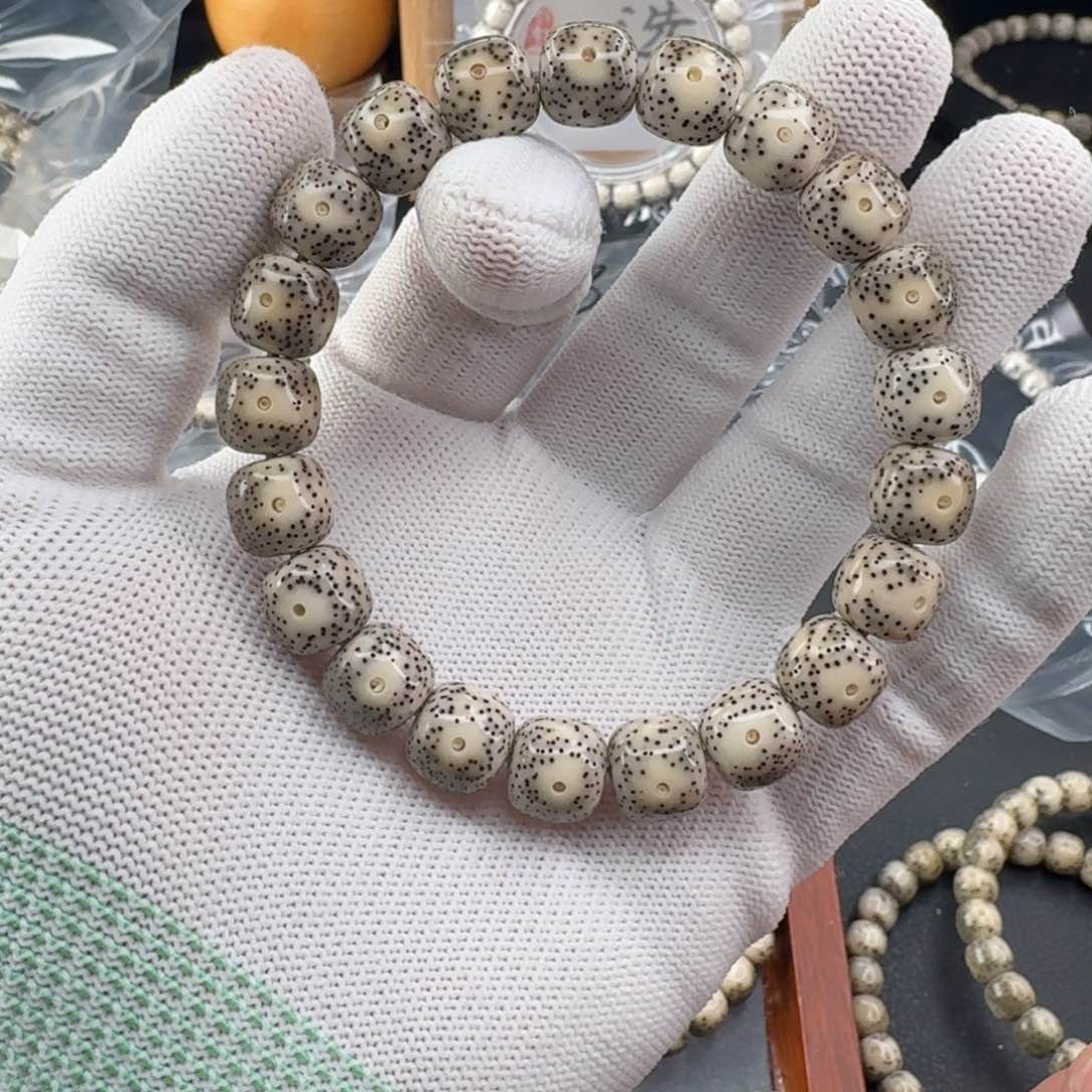 星月菩提手串灰冰单圈10*11