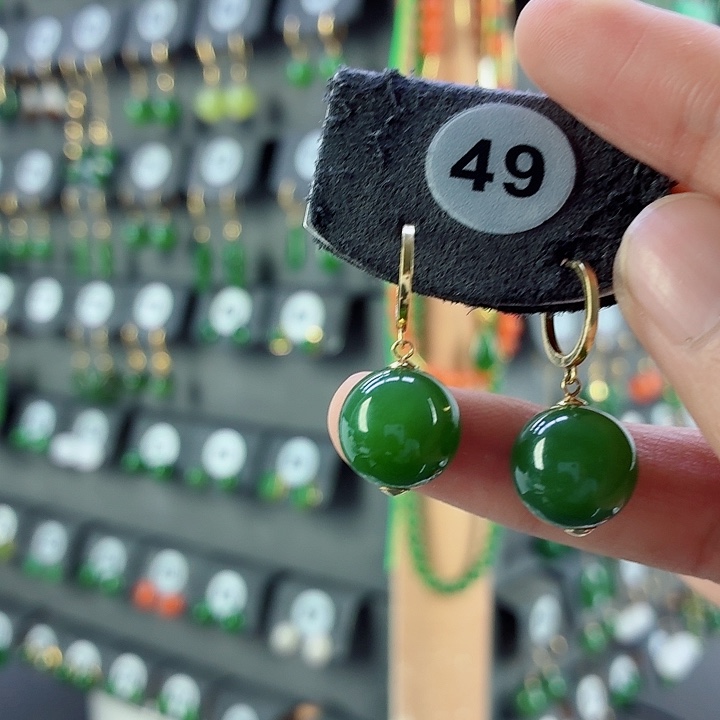 和田玉18K金镶嵌耳饰