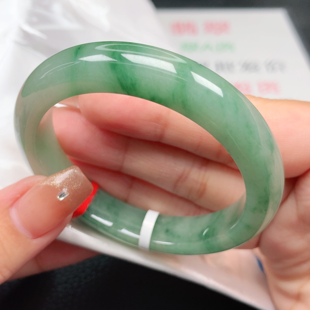未镶嵌手镯翡翠53.54正圈 湖水绿满圈飘花
