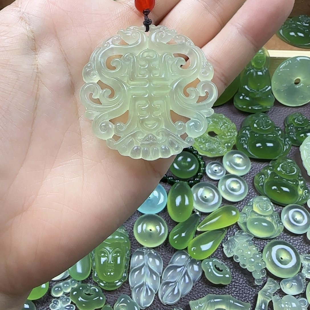 蛇纹石玉未镶嵌岫玉吊坠