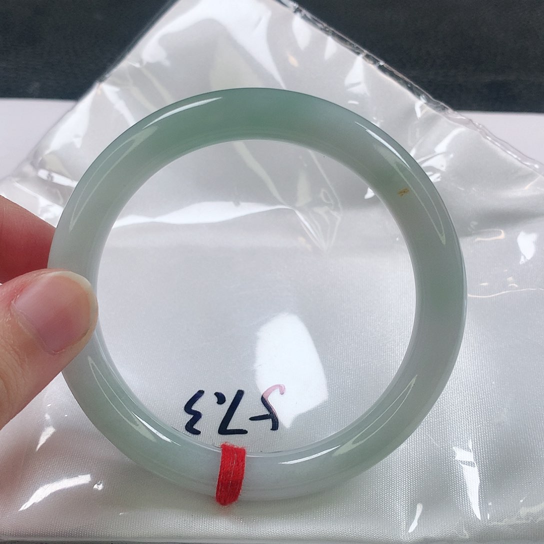 未镶嵌手镯（圆镯）翡翠407