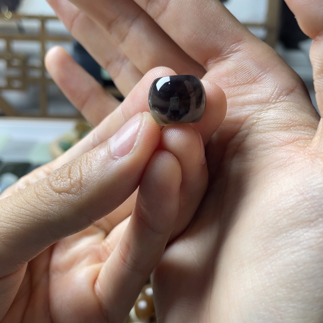 帅****和田玉（糖玉）未镶嵌颈饰