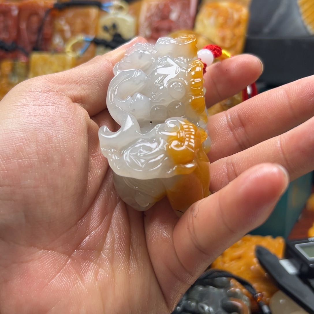 石英质玉（黄龙玉）未镶嵌黄龙玉