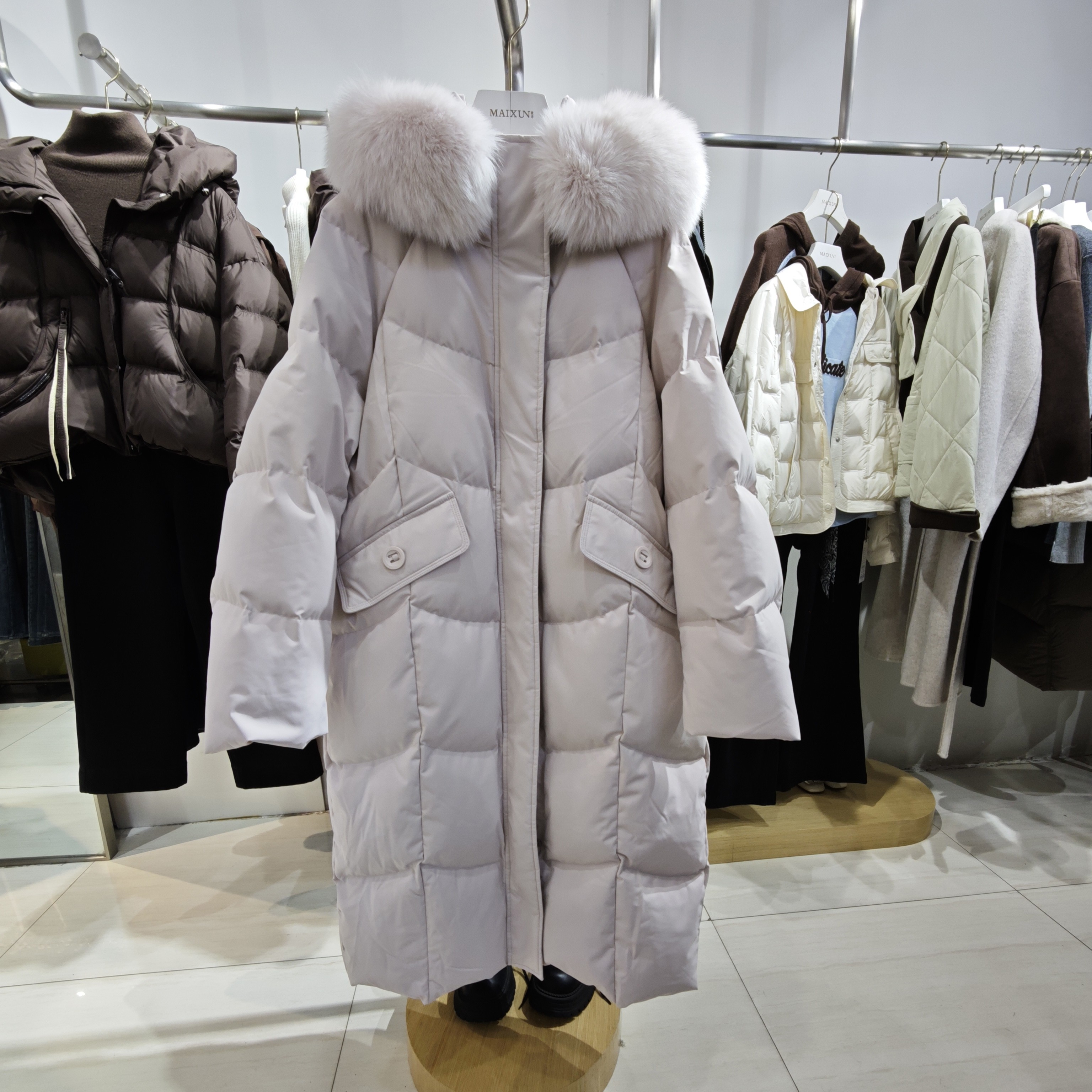 麦寻2025冬新品YRLLS03Z真狐狸毛领90白鸭绒羽绒服女冬季长款